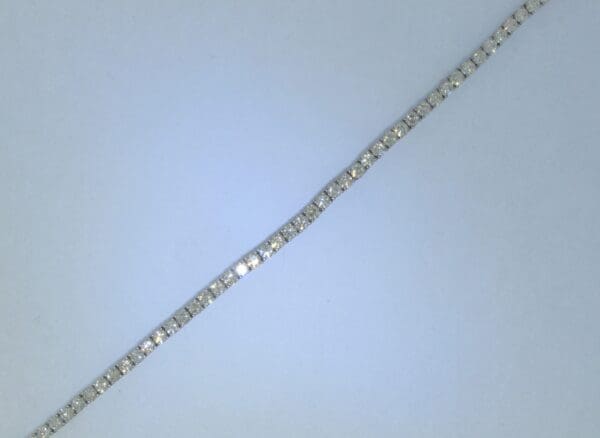 Witgouden tennisarmband met 64 diamanten - Afbeelding 3