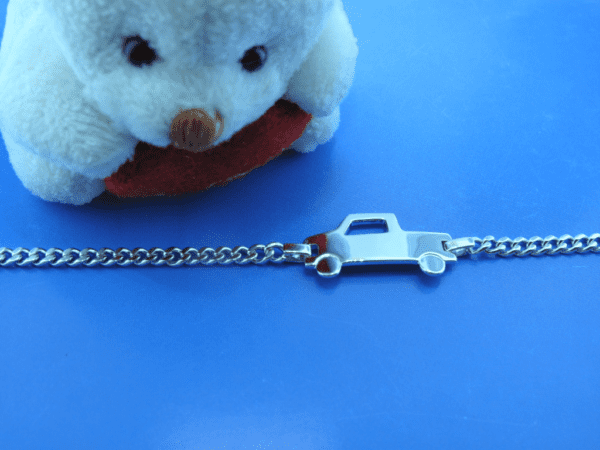 zilveren kinder naamarmband Auto 