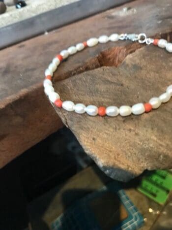 zoetwater met bloedkoraal.