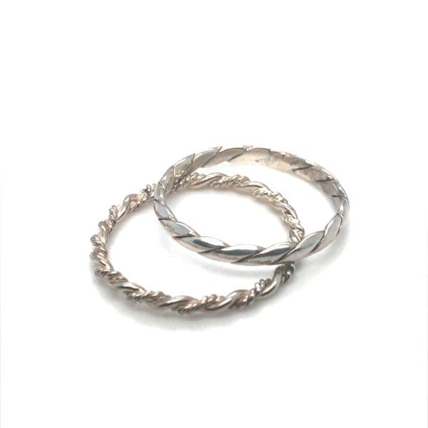 2 Zilveren aanschuif ringen. - Afbeelding 2