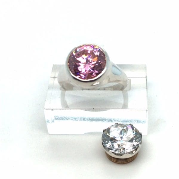 Zilveren schroefsteen ring met Cubic Zirkonia