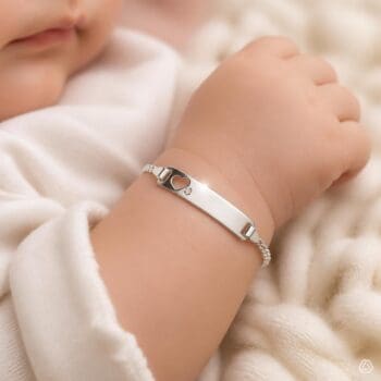 Zilveren Kinder Baby naamarmband +1 Diamant