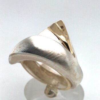 Zilveren ring design met 18 karaat goud