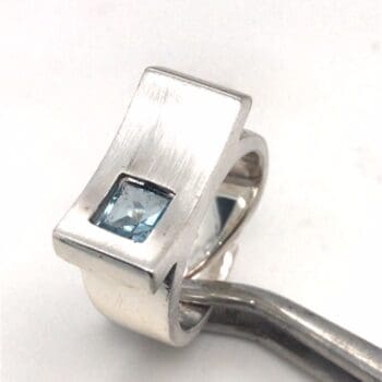 Zilveren ring met Topaas