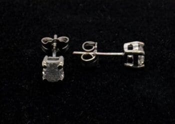 solitaire oorknoppen